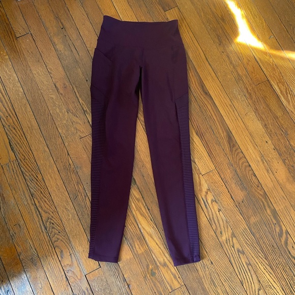 Old Navy Pants - Old navy active purple leggings with pockets